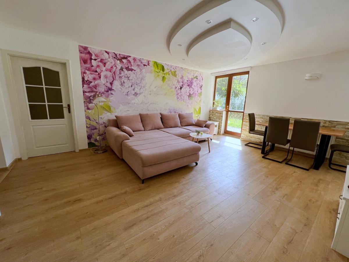 Apartman Stara Sasova Банска-Бистрица Экстерьер фото